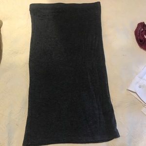 Gray pencil skirt (down to knee length)
